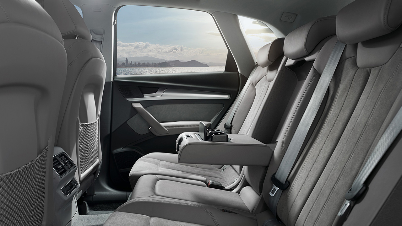 Audi-Q5-Rear-Seats-2018.jpg