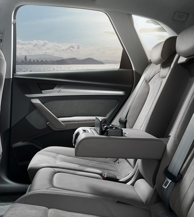 Audi-Q5-Rear-Seats-2018.jpg